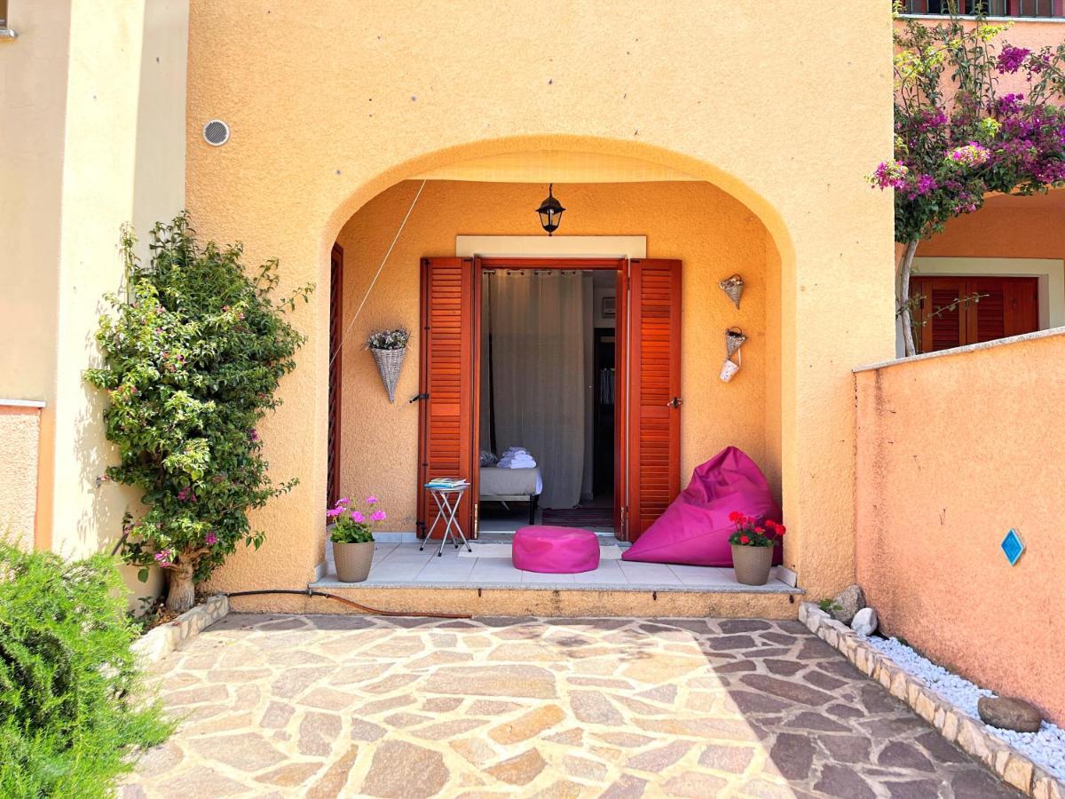 Casa Quasimodo, Con Patio E Giardino Privato Apartment Olbia Exterior photo